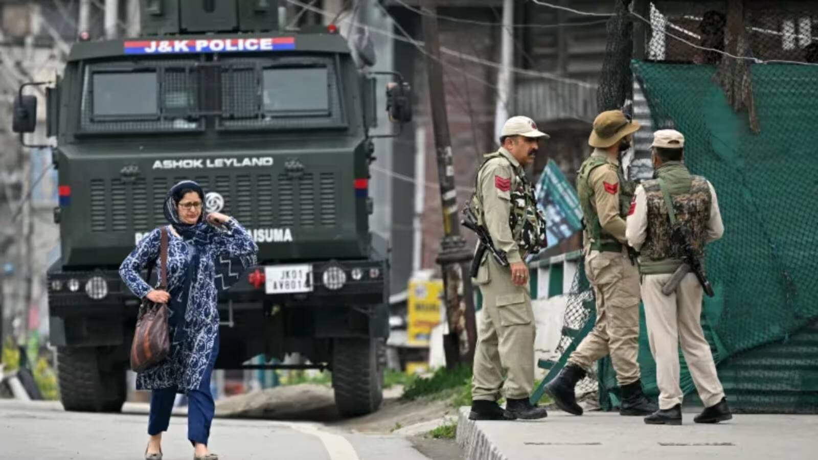 National-जम्मू, पठानकोट और राजौरी में शांत रही सुबह, सीजफायर के उल्लंघन के बाद अमृतसर 'रेड अलर्ट' पर – #INA National-जम्मू, पठानकोट और राजौरी में शांत रही सुबह, सीजफायर के उल्लंघन के बाद अमृतसर 'रेड अलर्ट' पर – #INA