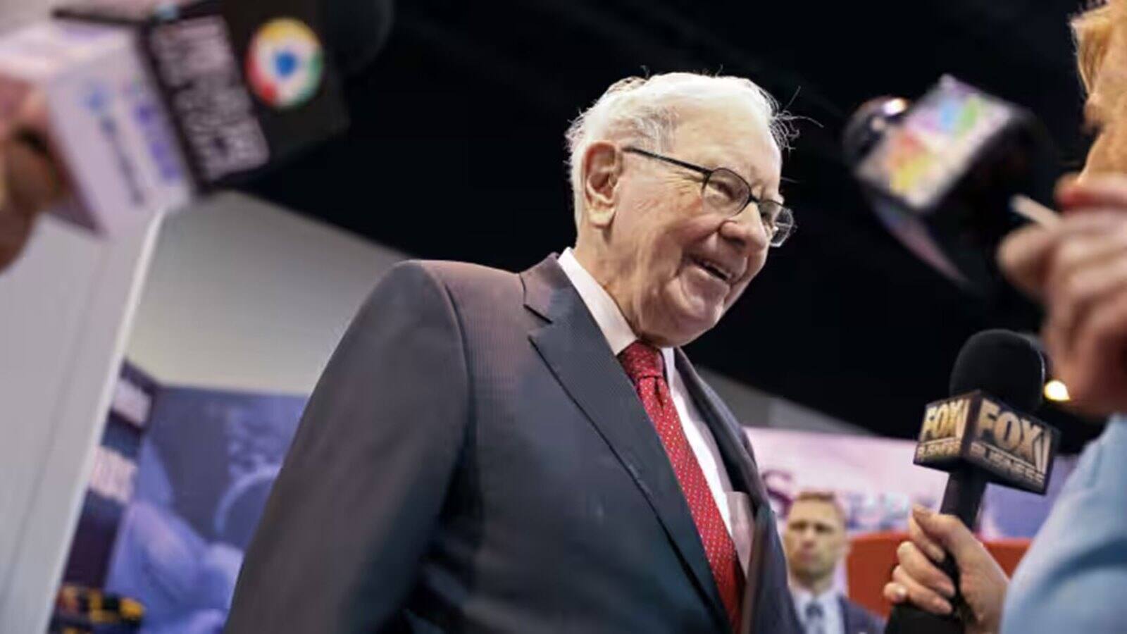 खबर बाजार -Berkshire Hathaway Q1 Results: वॉरेन बफे की कंपनी का ऑपरेटिंग प्रॉफिट 14% घटा, नेट इनकम 64% गिरी – #INA खबर बाजार -Berkshire Hathaway Q1 Results: वॉरेन बफे की कंपनी का ऑपरेटिंग प्रॉफिट 14% घटा, नेट इनकम 64% गिरी – #INA