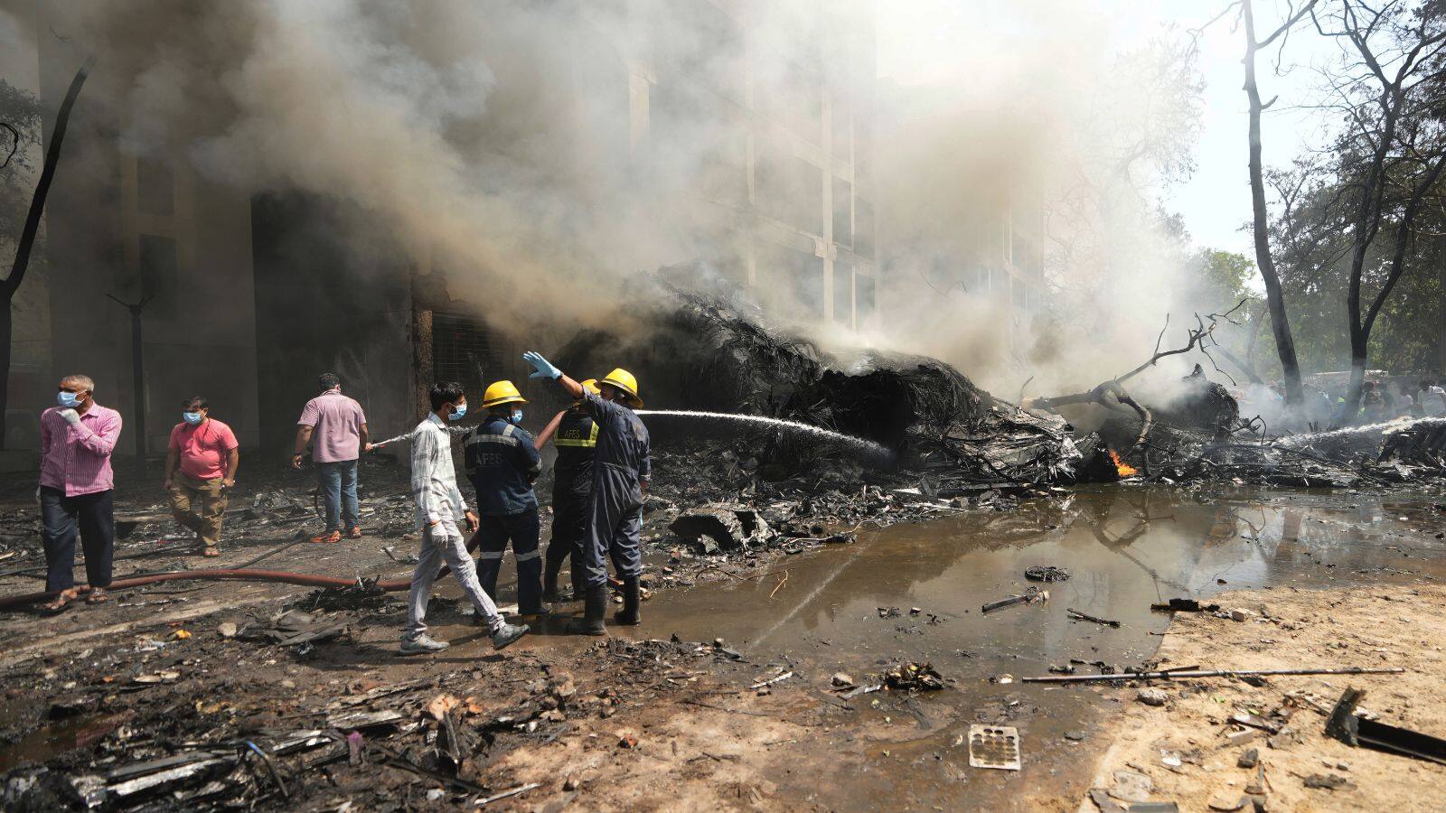 National-Ahmedabad Plane Crash: 28 घंटे बाद मिला विमान का Black Box, कैसे हुआ भीषण हादसा…अब खुलेंगे सारे राज – #INA National-Ahmedabad Plane Crash: 28 घंटे बाद मिला विमान का Black Box, कैसे हुआ भीषण हादसा…अब खुलेंगे सारे राज – #INA