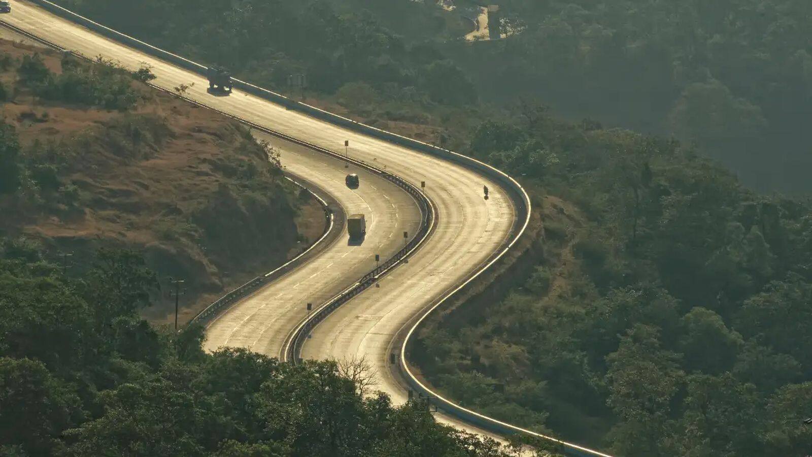 National-Mumbai-Pune Expressway: अब 10 लेन का होगा मुंबई-पुणे एक्सप्रेसवे, 1 लाख से अधिक वीकेंड यात्रियों को होगा फायदा – #INA National-Mumbai-Pune Expressway: अब 10 लेन का होगा मुंबई-पुणे एक्सप्रेसवे, 1 लाख से अधिक वीकेंड यात्रियों को होगा फायदा – #INA