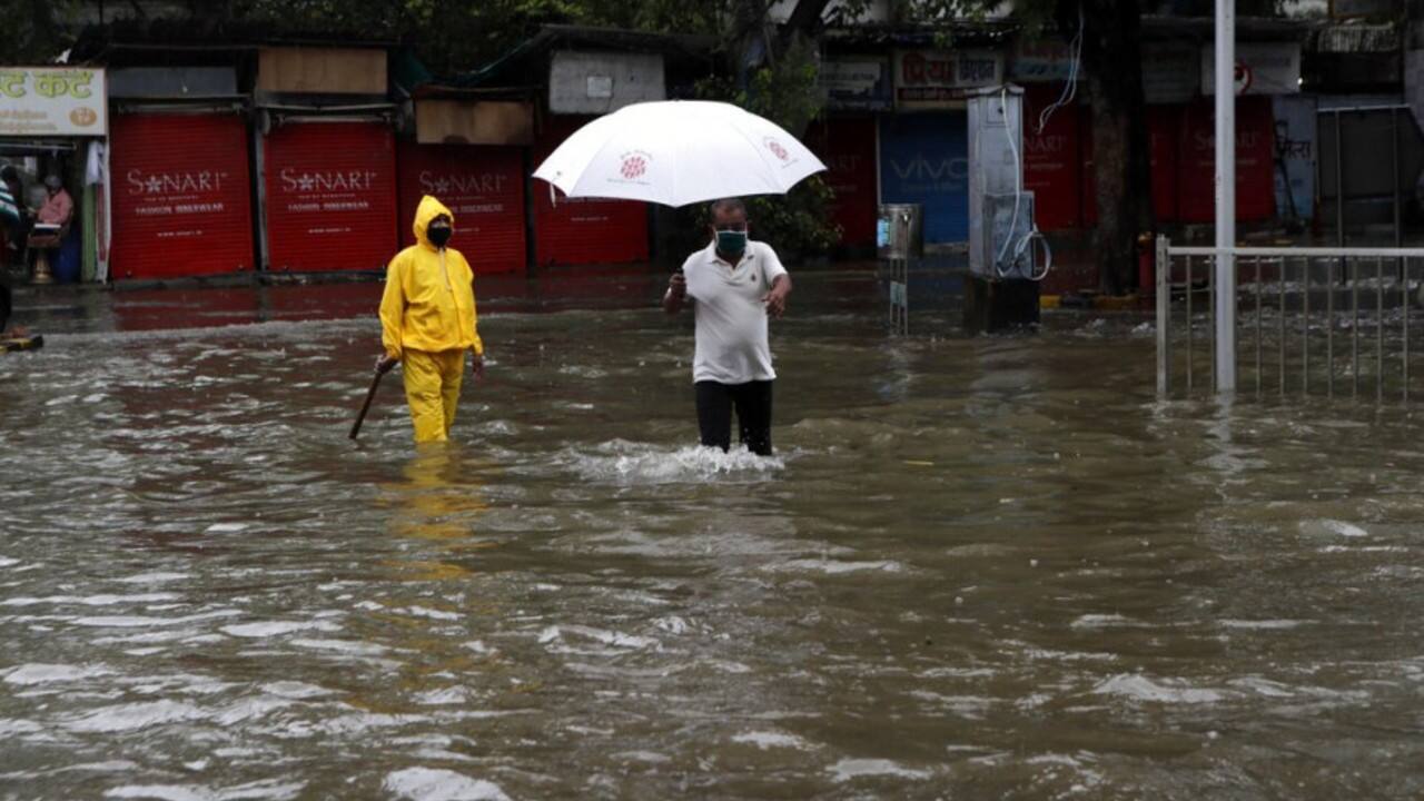 In Pics Monsoon Alert Heavy Rain Lashes Mumbai Causing Water Logging