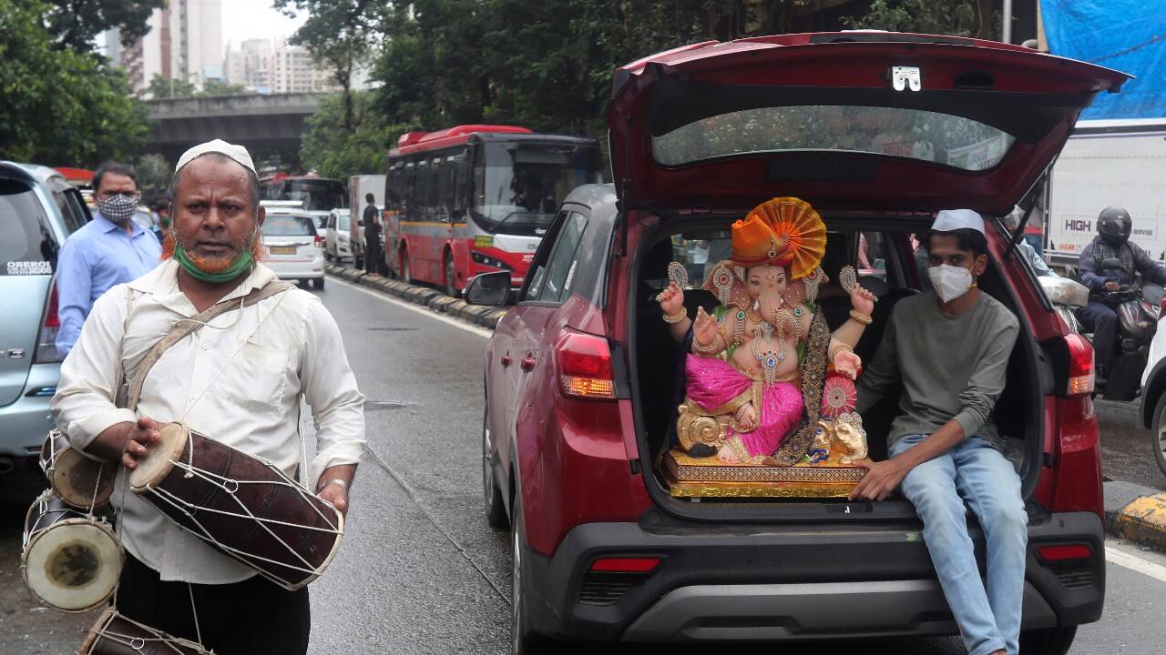Ganesh Chaturthi 2021 | गणेशोत्सवाला सुरुवात, पाहा मुंबईत कोणत्या गोष्टींवर निर्बंध? 2 Ganesh Chaturthi 2021