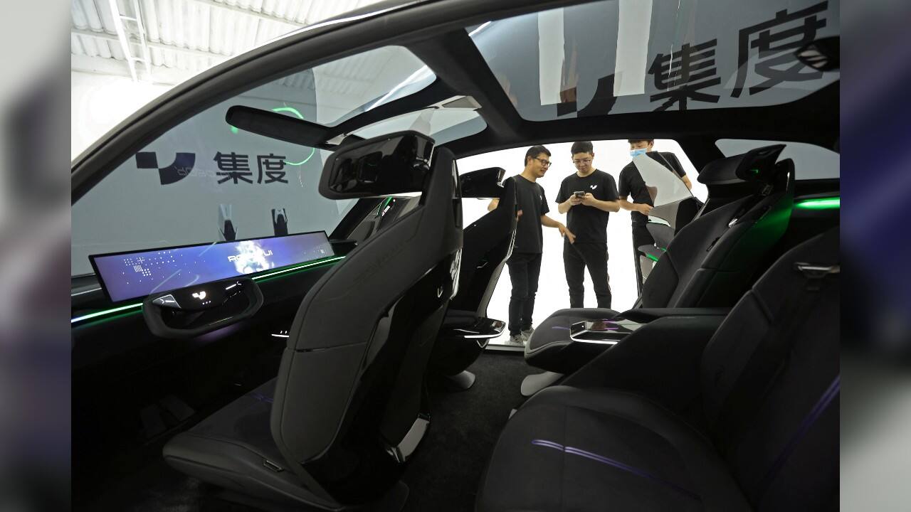 In Pics Electric Vehicle Firm Jidu Unveils First Robot Car