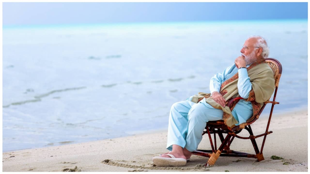 In Pics PM Modi S Snorkelling Adventure Morning Walks On Lakshadweep