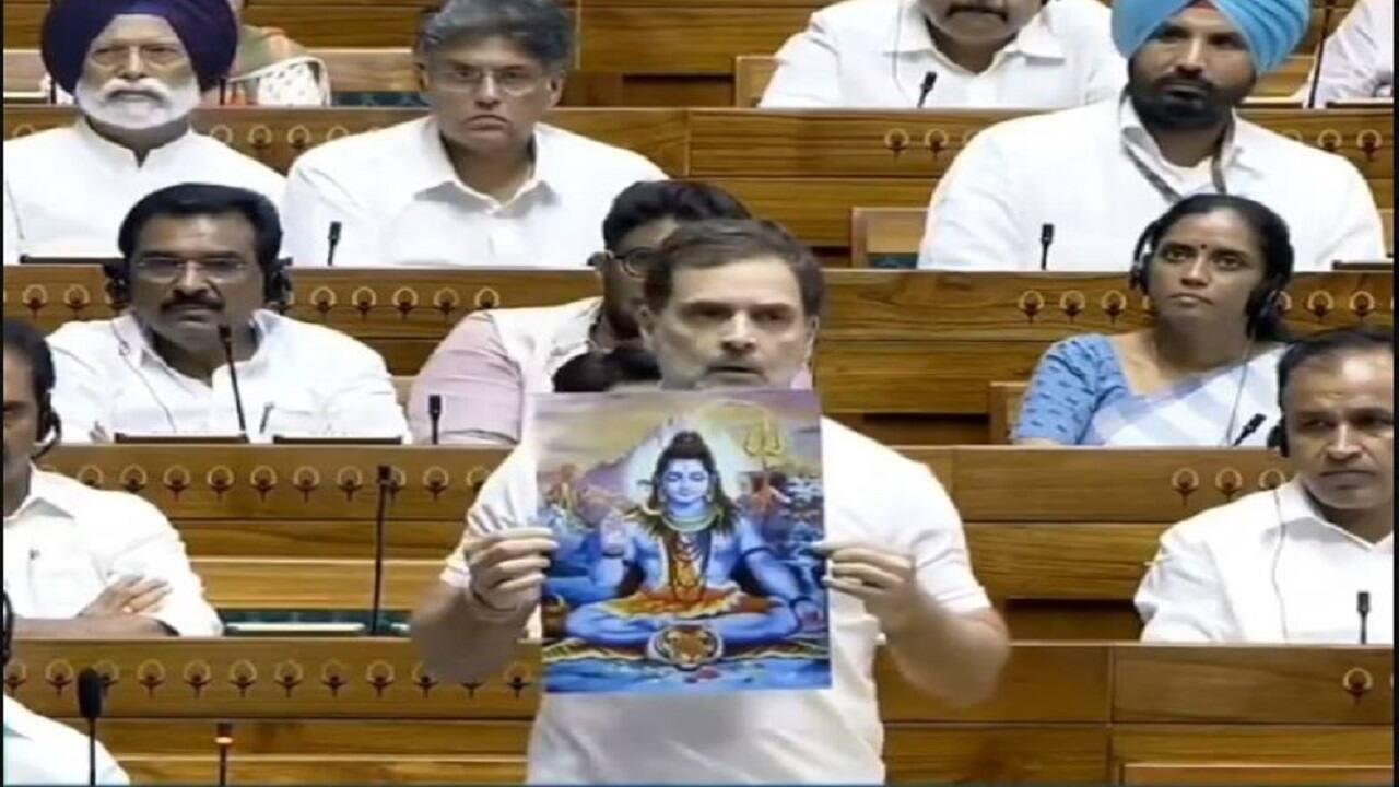 Rahul Gandhi Invokes Abhay Mudra Again Know All About Its Significance