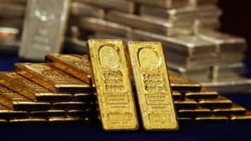 Gold extends weakness after worst month in 2 years