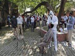 Coronavirus News Live Updates एक दिन में 70,421 नए केस आए सामने और 3,921 लोगों की मौत Coronavirus News Live Updates एक दिन में 70,421 नए केस आए सामने और 3,921 लोगों की मौत
