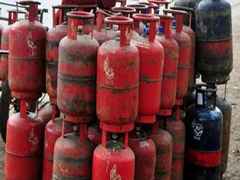 बिना सब्सिडी वाले LPG सिलेंडर की कीमतें हुईं कम, अब इतने में मिल रहा रसोई गैस, जानें अपने शहर का रेट बिना सब्सिडी वाले LPG सिलेंडर की कीमतें हुईं कम, अब इतने में मिल रहा रसोई गैस, जानें अपने शहर का रेट