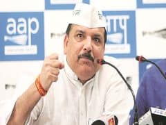AAP सांसद संजय सिंह के दिल्ली आवास में तोड़फोड़, नेमप्लेट पर पोती कालिख, 2 गिरफ्तार AAP सांसद संजय सिंह के दिल्ली आवास में तोड़फोड़, नेमप्लेट पर पोती कालिख, 2 गिरफ्तार