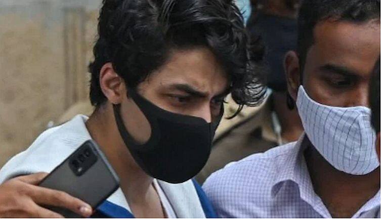 Drugs Case: आर्यन खान से SIT ने आधी रात तक की पूछताछ, कस्टडी में कैसा रहा समीर वानखेड़े टीम का बर्ताव से लेकर दोस्त और ड्रग्स से जुड़े सवाल पूछे गए Drugs Case: आर्यन खान से SIT ने आधी रात तक की पूछताछ, कस्टडी में कैसा रहा समीर वानखेड़े टीम का बर्ताव से लेकर दोस्त और ड्रग्स से जुड़े सवाल पूछे गए