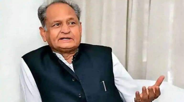 Rajasthan: विधानसभा चुनाव से पहले सीएम अशोक गहलोत का बड़ा ऐलान, अब 500 रुपये में मिलेगा रसोई गैस सिलेंडर