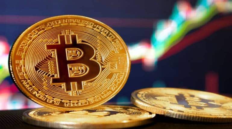 Bitcoin 4% की गिरावट के साथ 35,000 डॉलर के स्तर पर, उच्चतम स्तर से आधी रह गई कीमत