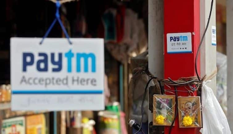 Hold, Sell या Add: Paytm के शेयरों ने पहले दिन किया निराश, निवेशकों के सामने अब क्या हैं विकल्प?
