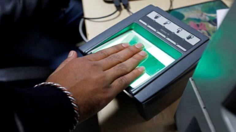 Aadhaar को और सुरक्षित बनाने के लिए आर्टिफिशियल इंटेलिजेंस, ब्लॉकचेन टेक्नोलॉजी और मशीन लर्निंग का इस्तेमाल करेगा UIDAI