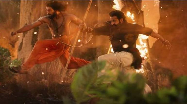 RRR का रोंगटे खड़े कर देने वाला ट्रेलर रिलीज, Jr NTR, Ram Charan और Ajay Devgn के एक्शन सीन्स देखकर उड़ जाएंगे होश RRR का रोंगटे खड़े कर देने वाला ट्रेलर रिलीज, Jr NTR, Ram Charan और Ajay Devgn के एक्शन सीन्स देखकर उड़ जाएंगे होश