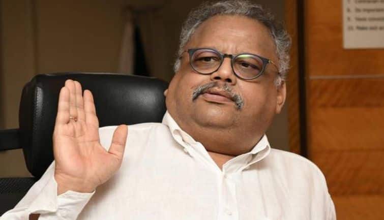 Rakesh Jhunjhunwala के निवेश वाले इस मल्टीबैगर शेयर में लगा अपर सर्किट, एक महीने में 95% बढ़ी कीमत