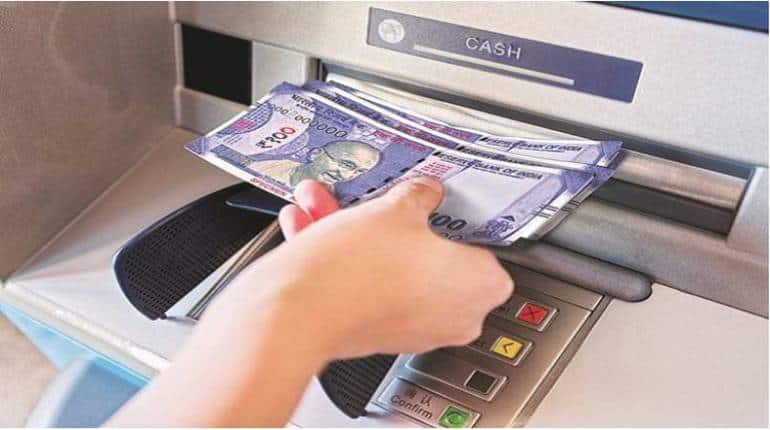 नए साल से ATM से कैश निकालना हो जाएगा महंगा, ग्राहकों को लगेगा झटका