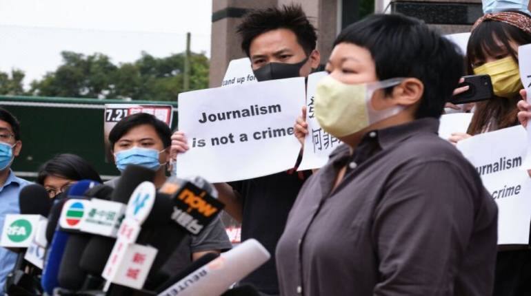 China: पत्रकारों के लिए सबसे बड़ा जेल है चीन, शी जिनपिंग सरकार के हिरासत में हैं 127 पत्रकार China: पत्रकारों के लिए सबसे बड़ा जेल है चीन, शी जिनपिंग सरकार के हिरासत में हैं 127 पत्रकार