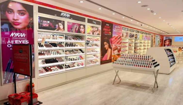 Nykaa Shares: एक महीने में 24% गिरी कीमत, ऑल-टाइम हाई से 35% नीचे, अब क्या करें निवेशक? Nykaa Shares: एक महीने में 24% गिरी कीमत, ऑल-टाइम हाई से 35% नीचे, अब क्या करें निवेशक?