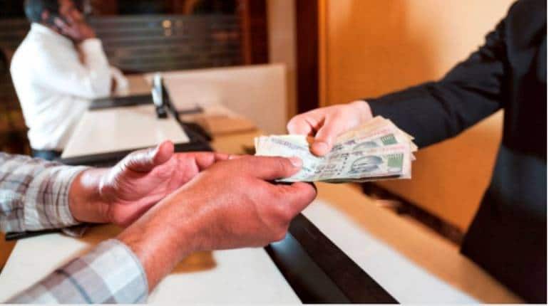 7th Pay Commission: नए साल में 4% बढ़ेगा DA, सरकार ने किया फाइनल! सरकारी कर्मचारियों की इतनी बढ़ जाएगी सैलरी