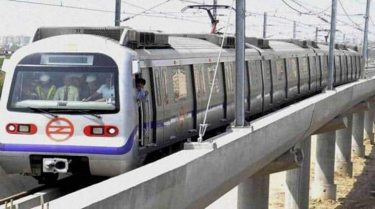 Delhi Metro की ब्लू लाइन पर फिर तकनीकी गड़बड़ी, द्वारका सेक्टर 21 और नोएडा इलेक्ट्रॉनिक सिटी/वैशाली के बीच प्रभावित हुईं सेवाएं