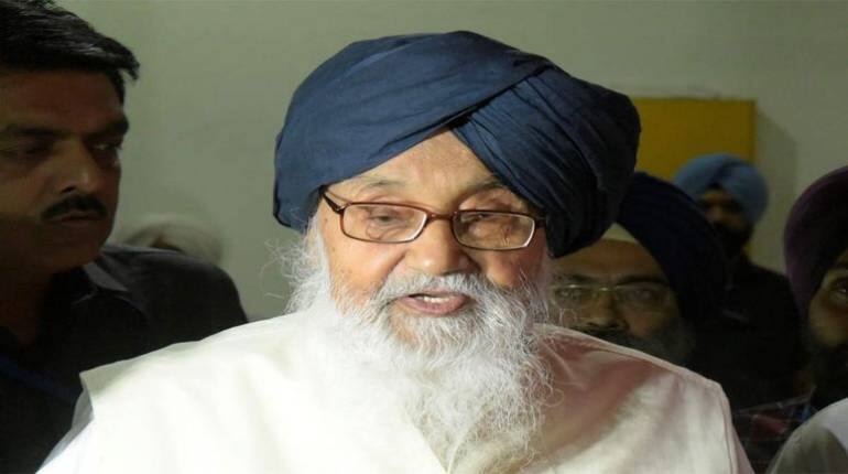Punjab: पंजाब के पूर्व मुख्यमंत्री प्रकाश सिंह बादल को हुआ कोरोना, अस्पताल में भर्ती