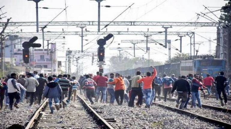 RRB-NTPC Result Row: परीक्षार्थियों के विरोध-प्रदर्शन के बाद रेलवे ने स्थगित की NTPC और लेवल 1 की परीक्षाएं