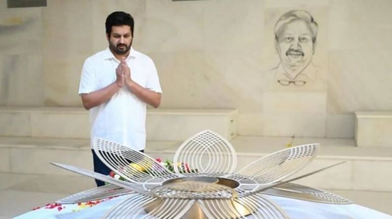 Goa Election 2022: मनोहर पर्रिकर के 'स्वर्णिम गोवा' के सपने को पूरा करने के लिए, क्या BJP को नहीं चाहिए बेटे उत्पल पर्रिकर का साथ? Goa Election 2022: मनोहर पर्रिकर के 'स्वर्णिम गोवा' के सपने को पूरा करने के लिए, क्या BJP को नहीं चाहिए बेटे उत्पल पर्रिकर का साथ?