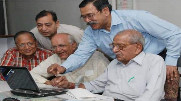 EPFO Pension Scheme: मोदी सरकार पेंशन को बढ़ाकर करेगी 9000 रुपये, जानें किसे मिलेगा फायदा