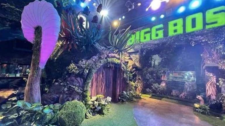 Bigg Boss Fire: मुंबई में रियलिटी शो 'बिग बॉस' के सेट पर लगी आग, मौके पर पहुंची फायर ब्रिगेड की कई गाड़ियां Bigg Boss Fire: मुंबई में रियलिटी शो 'बिग बॉस' के सेट पर लगी आग, मौके पर पहुंची फायर ब्रिगेड की कई गाड़ियां