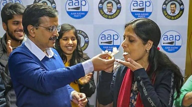 Punjab Assembly Polls 2022: भगवंत मान के लिए प्रचार करेंगी अरविंद केजरीवाल की पत्नी और बेटी Punjab Assembly Polls 2022: भगवंत मान के लिए प्रचार करेंगी अरविंद केजरीवाल की पत्नी और बेटी