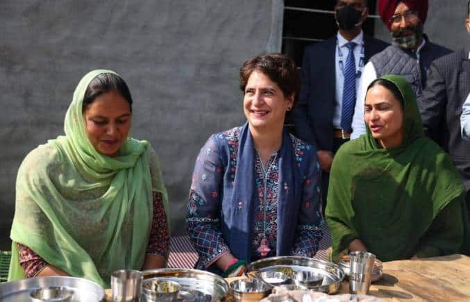 Punjab Election 2022: प्रियंका गांधी बोलीं- दिल्ली से BJP चला रही थी अमरिंदर सिंह की सरकार, AAP को बताया RSS से निकली पार्टी Punjab Election 2022: प्रियंका गांधी बोलीं- दिल्ली से BJP चला रही थी अमरिंदर सिंह की सरकार, AAP को बताया RSS से निकली पार्टी