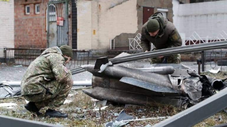 Russia-Ukraine Conflict: यूक्रेन की राजधानी कीव में कर्फ्यू, चेर्नोबिल के पास जारी है लड़ाई, पढ़ें दिनभर के बड़े अपडेट्स