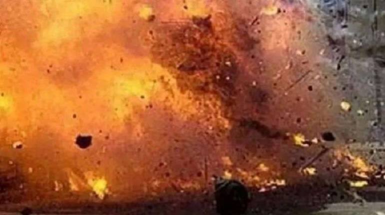 Udhampur Blast: जम्मू-कश्मीर के उधमपुर में अदालत परिसर के बाहर विस्फोट में 1 व्यक्ति की मौत, 13 घायल Udhampur Blast: जम्मू-कश्मीर के उधमपुर में अदालत परिसर के बाहर विस्फोट में 1 व्यक्ति की मौत, 13 घायल