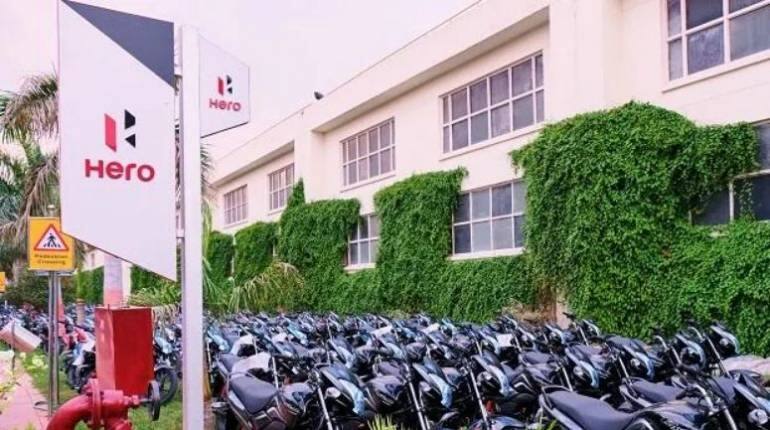 Hero MotoCorp Price Hike: 5 अप्रैल से महंगे हो जाएंगे स्कूटर, मोटरसाइकिल, 2000 रुपए तक की होगी बढ़ोतरी Hero MotoCorp Price Hike: 5 अप्रैल से महंगे हो जाएंगे स्कूटर, मोटरसाइकिल, 2000 रुपए तक की होगी बढ़ोतरी
