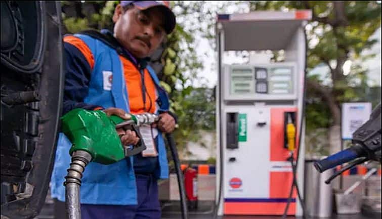 Petrol-Diesel Price Today: दिल्ली में पेट्रोल के दाम 102 रुपए प्रति लीटर पहुंचे, पिछले 10 दिनों 9 दिन बढ़े भाव