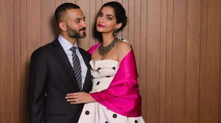 Sonam Kapoor Pregnant: मां बनने वाली हैं एक्ट्रेस सोनम कपूर, करीना कपूर खान ने शुरू की ये खास प्लानिंग