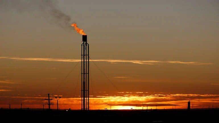 Gas Prices Hike: सरकार ने दोगुने से अधिक बढ़ाया घरेलू गैस का दाम, 1 अप्रैल से लागू होंगी नई कीमतें