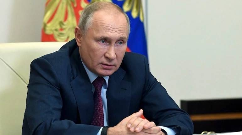 Russia-Ukraine Conflict: आलीशान महल, महंगे यॉट, प्राइवेट जेट.. इससे बड़ी है पुतिन की दौलत की लिस्ट