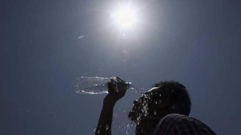 Weather Update: दिल्ली सहित पूरे उत्तर भारत में अगले कुछ दिनों में पड़ेगी भीषण गर्मी, IMD ने इन राज्यों के लिए जारी किया अलर्ट