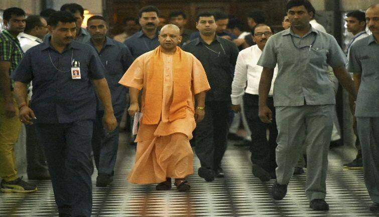 UP Election Results 2022 : योगी गोरखपुर से और अखिलेश करहल में आगे, जानिए दिग्गजों के हाल