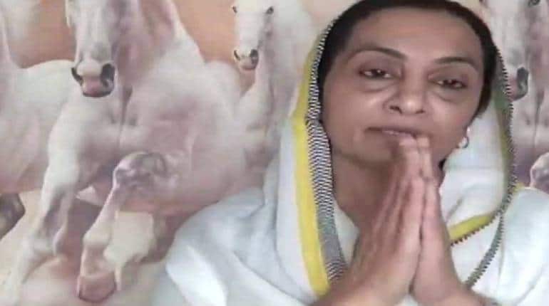 NCP नेता फहमीदा हसन PM आवास के बाहर पढ़ना चाहती हैं हनुमान चालीसा और नमाज, बताई ये वजह NCP नेता फहमीदा हसन PM आवास के बाहर पढ़ना चाहती हैं हनुमान चालीसा और नमाज, बताई ये वजह