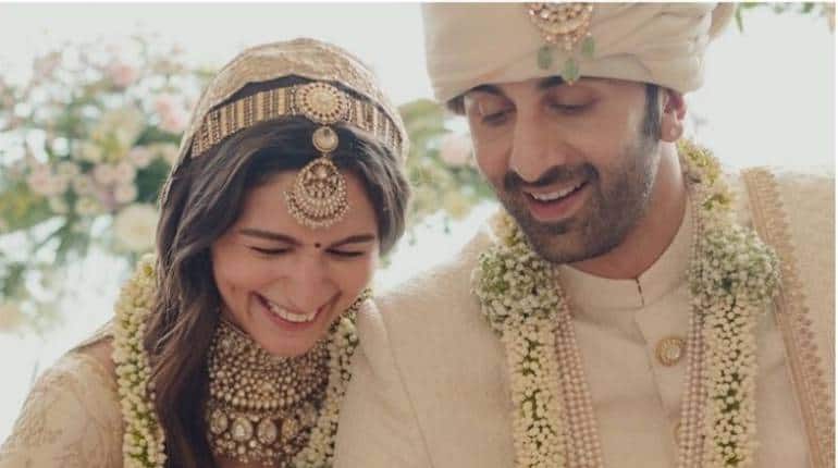 Ranbir Alia Marriage Pics: शादी के बंधन में बंधे आलिया भट्ट और रणबीर कपूर, सामने आईं दूल्हा दुल्हन की खूबसूरत तस्वीरें