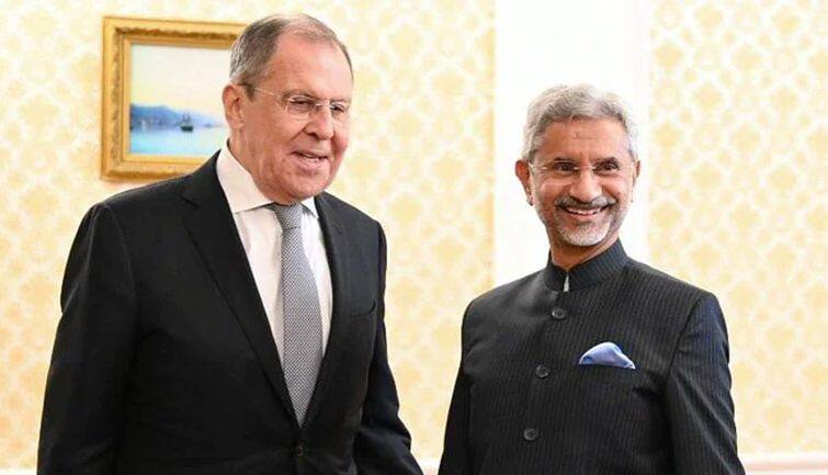 Russia Ukraine War : रूस ने दिया भारत को बड़ा ऑफर, 35 डॉलर प्रति बैरल सस्ते तेल की पेशकश की Russia Ukraine War : रूस ने दिया भारत को बड़ा ऑफर, 35 डॉलर प्रति बैरल सस्ते तेल की पेशकश की