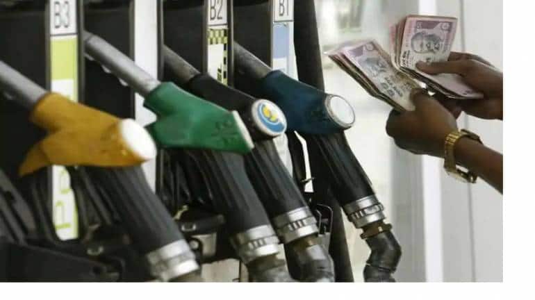 Petrol-diesel Updates: पेट्रोल-डीजल की कीमतें कोविड से पहले के स्तर पर पहुंचीं Petrol-diesel Updates: पेट्रोल-डीजल की कीमतें कोविड से पहले के स्तर पर पहुंचीं