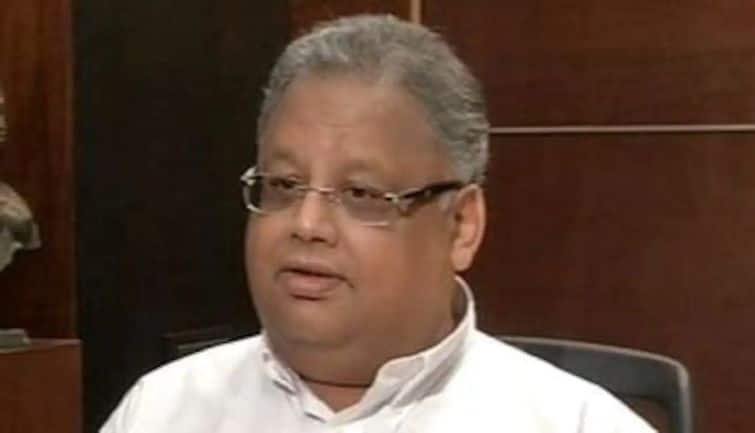 Rakesh Jhunjhunwala और उनकी पत्नी रेखा ने घटाई मुंबई की इस कंपनी में हिस्सेदारी, साल 2015 में किया था निवेश