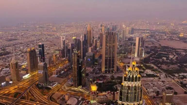 New visa rules in UAE: UAE ने विदेशियों के लिए नौकरी के नियम आसान किए, दे रहा नागरिक बनने का भी मौका, यहां जानिए हर जरूरी बात