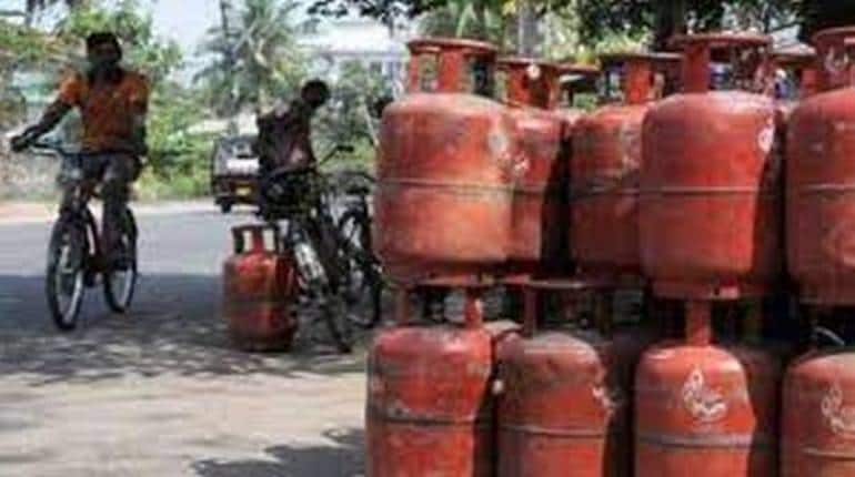 LPG Cylinder Price: 1 जून को 1100 के पार हो सकता है LPG रसोई गैस सिलेंडर का प्राइस! अभी से कर लें बुकिंग