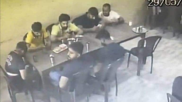 Sidhu Moose Wala Murder: हत्या से कुछ घंटे पहले होटल में नाश्ता करते दिखे 7 संदिग्ध, सामने आया CCTV फुटेज