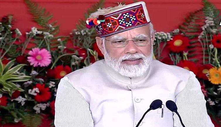 PM Kisan Scheme : पीएम मोदी ने 10 करोड़ किसानों के खातों में डाले 2000-2000 रुपए, क्या आपको मिला, ऐसे करें चेक PM Kisan Scheme : पीएम मोदी ने 10 करोड़ किसानों के खातों में डाले 2000-2000 रुपए, क्या आपको मिला, ऐसे करें चेक